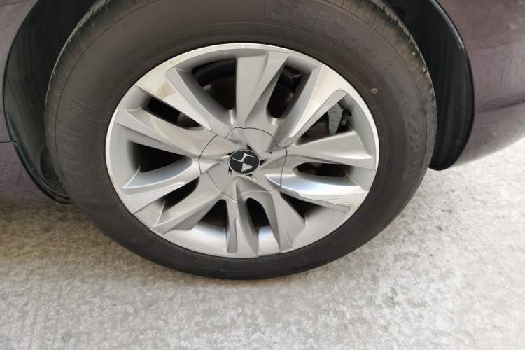 Used DS 5 2015 1.6T Luxury Edition THP160 Left Rear Wheel Hub