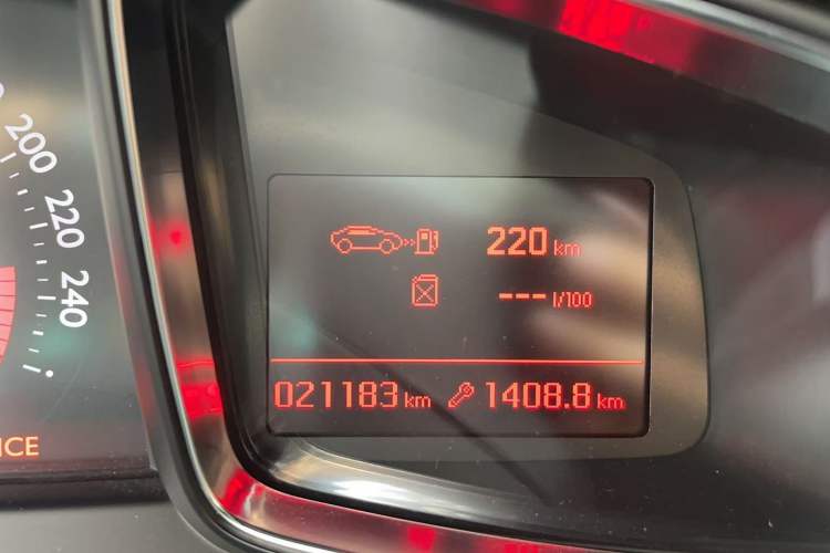 Used DS 5 2015 1.6T Elegant Edition THP160 Odometer Close Up