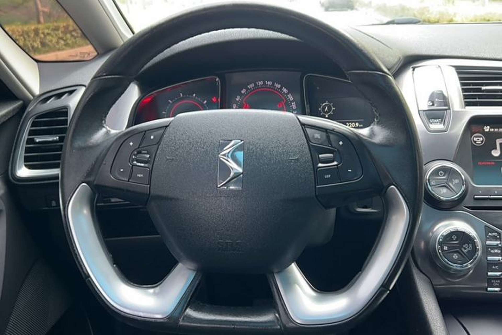 Used DS 5 2015 1.6T Luxury Edition THP160 Steering Wheel