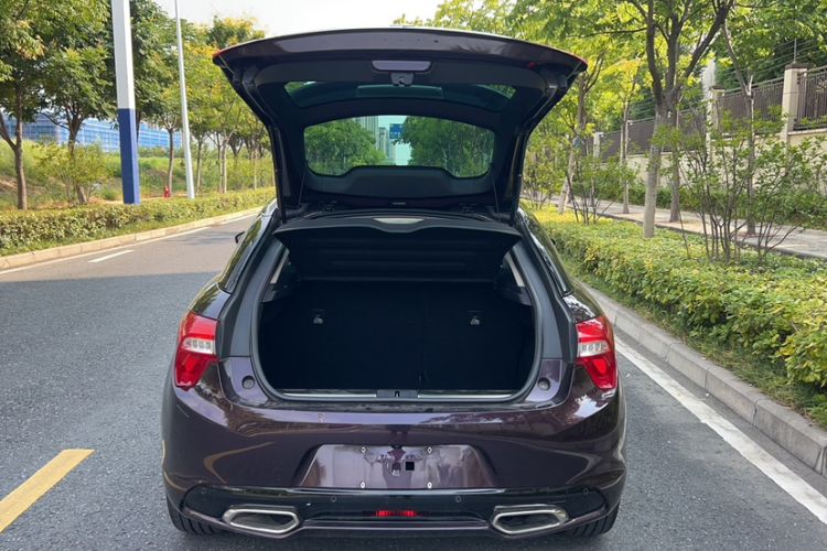 Used DS 5 2015 1.6T Luxury Edition THP160 Trunk