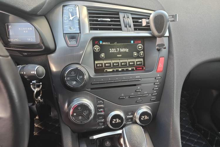 Used DS 5 2015 1.6T Luxury Edition THP160 Audio And AC Panel