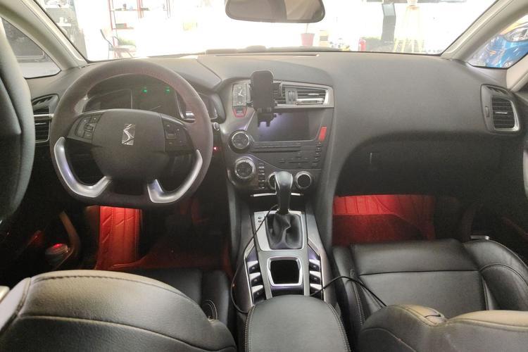 Used DS 5 2015 1.6T Luxury Edition THP160 Center Console