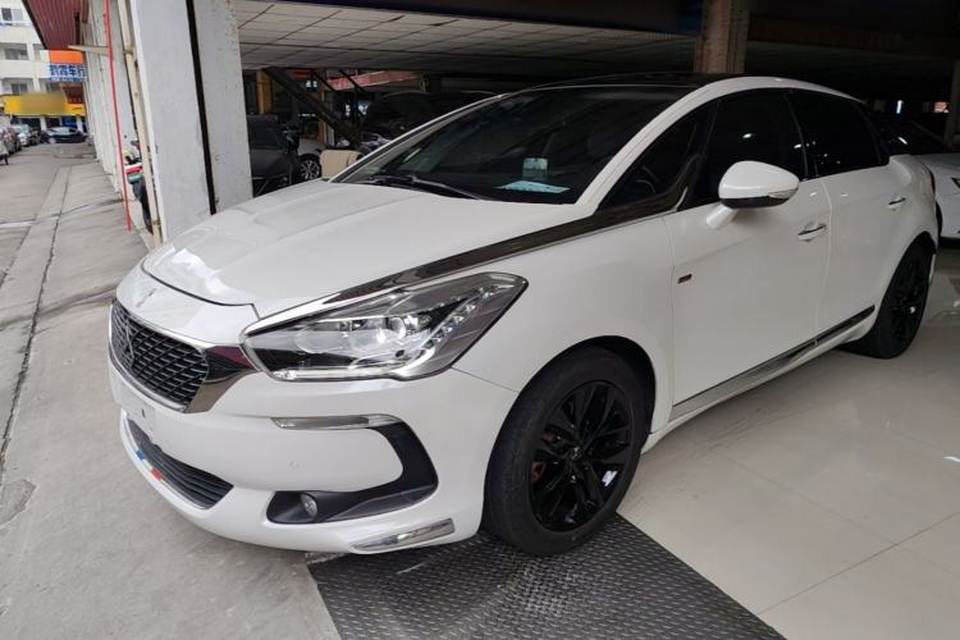 DS 5 2015