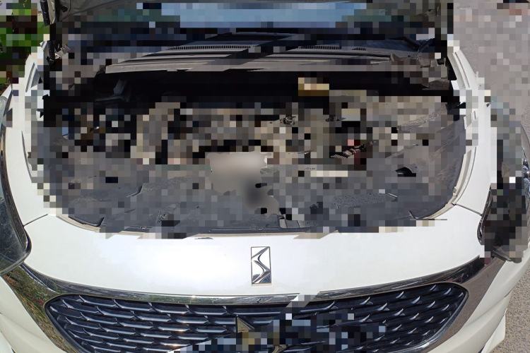 Used DS 5 2015 1.6T Luxury Edition THP160 Engine Bay