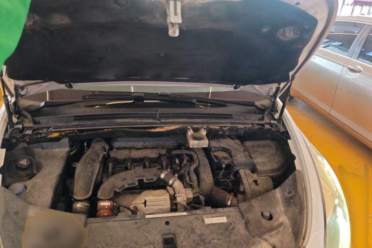 Used DS 5 2015 1.6T Elegant Edition THP160 Engine Bay