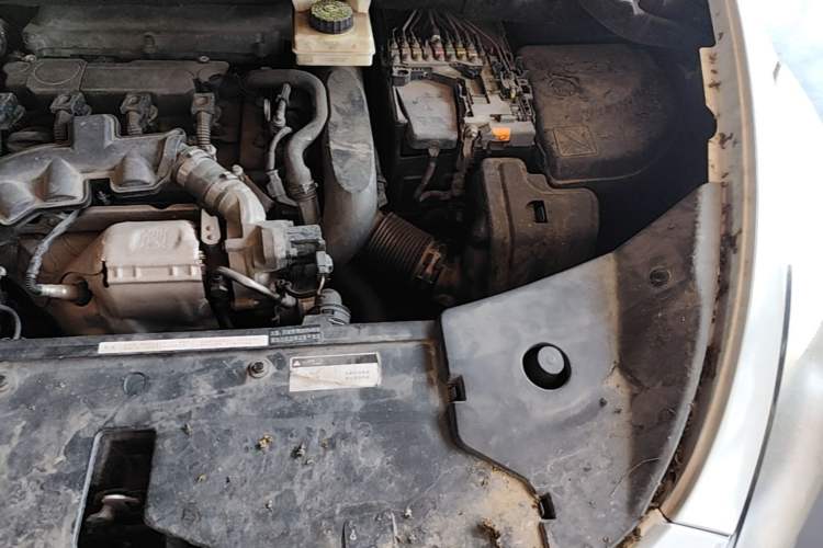 Used DS 5 2015 1.6T Elegant Edition THP160 Engine Bay Left