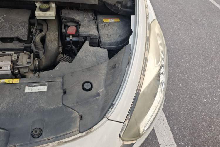 Used DS 5 2015 1.8T Luxury Edition THP200 Engine Bay Left