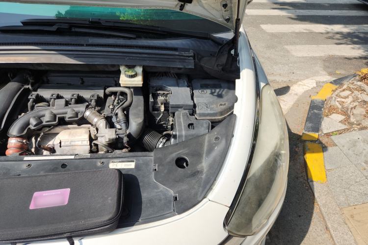 Used DS 5 2015 1.6T Luxury Edition THP160 Engine Bay Left