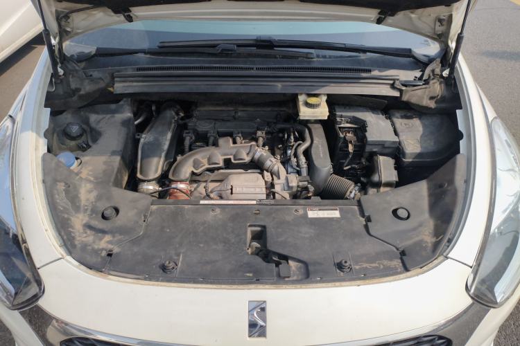 Used DS 5 2015 1.6T Luxury Edition THP160 Engine Bay