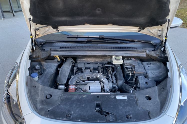 Used DS 5 2015 1.6T Luxury Edition THP160 Engine Bay
