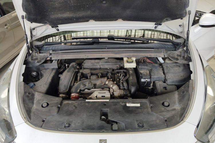 Used DS 5 2015 1.6T Luxury Edition THP160 Engine Bay