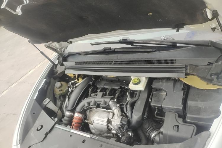Used DS 5 2015 1.6T Elegant Edition THP160 Engine Bay