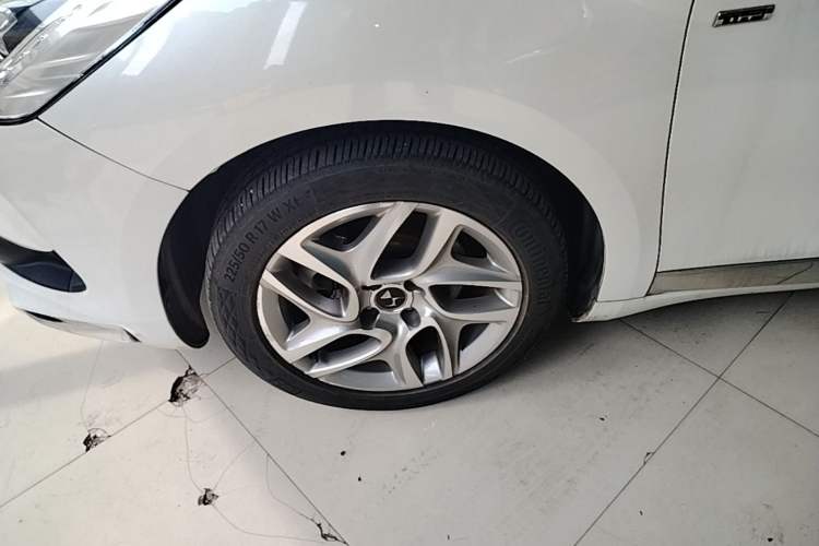 Used DS 5 2015 1.6T Elegant Edition THP160 Exterior 4