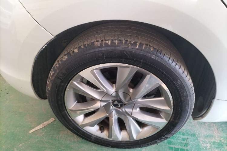 Used DS 5 2015 1.6T Elegant Edition THP160 Exterior 8