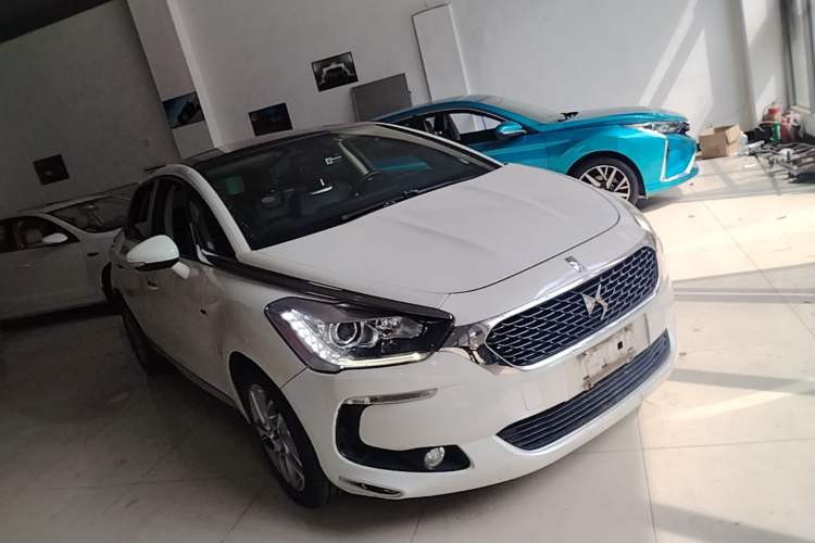 Used DS 5 2015 1.6T Elegant Edition THP160 Front Right 45 Deg