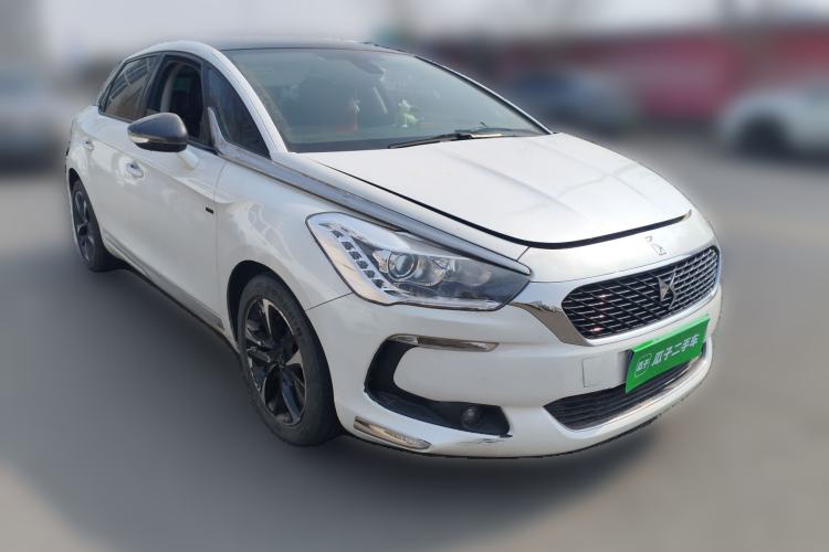 Used DS 5 2015 1.6T Luxury Edition THP160 Front Right 45 Deg
