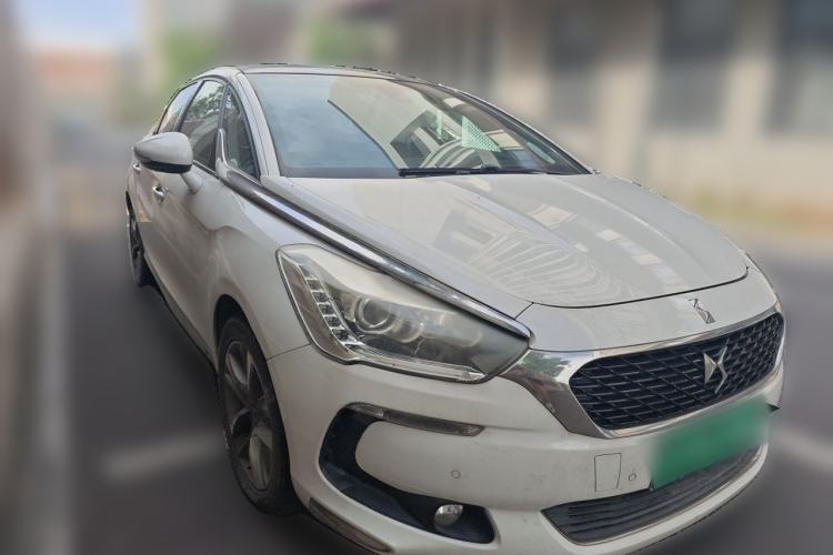 Used DS 5 2015 1.8T Luxury Edition THP200 Front Right 45 Deg