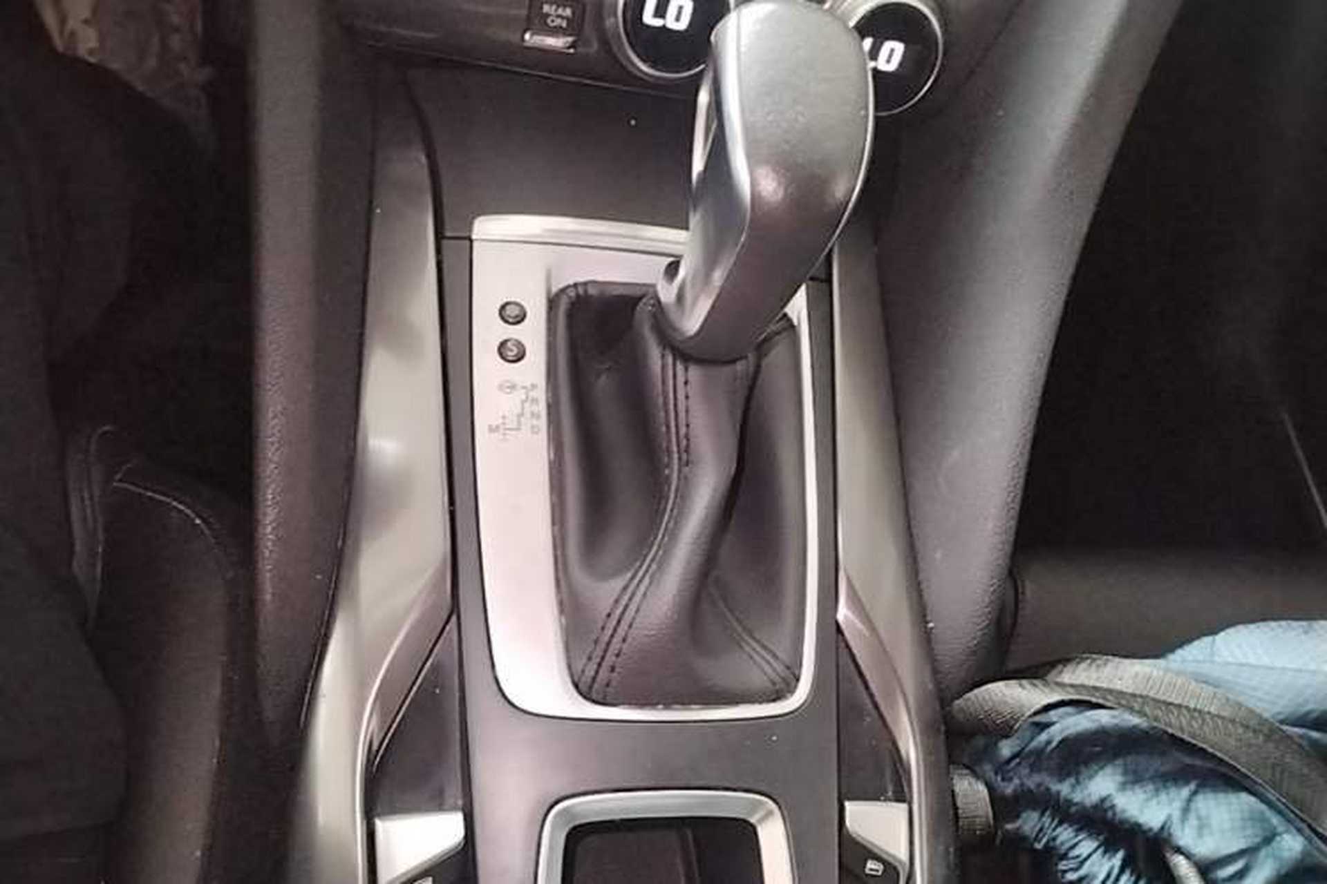 Used DS 5 2015 1.6T Elegant Edition THP160 Gear Lever