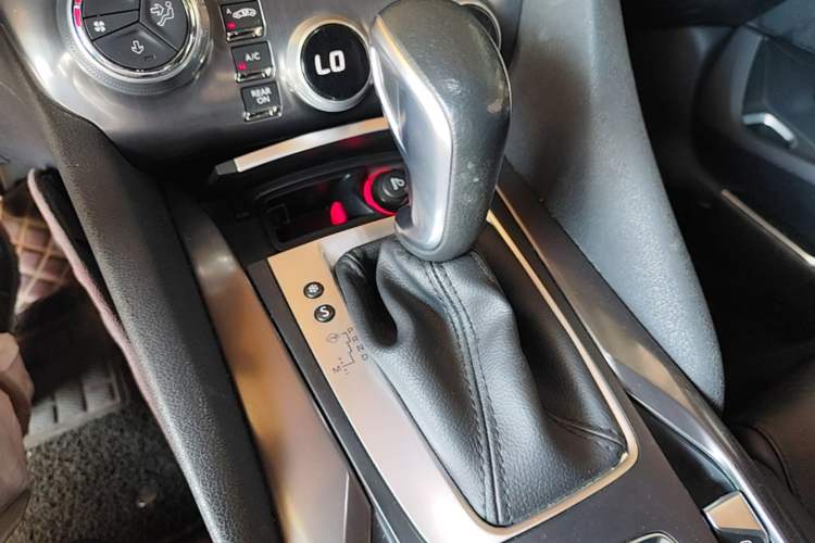 Used DS 5 2015 1.6T Elegant Edition THP160 Gear Lever