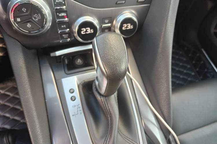 Used DS 5 2015 1.6T Luxury Edition THP160 Gear Lever