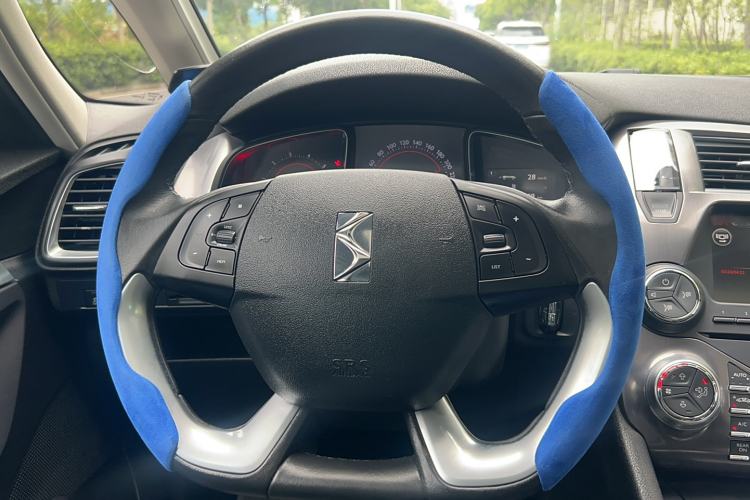 Used DS 5 2015 1.6T Luxury Edition THP160 Interior 1