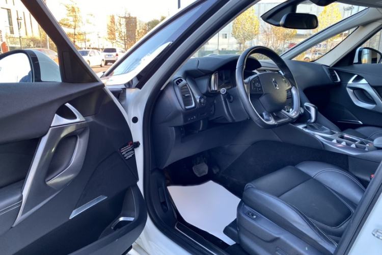 Used DS 5 2015 1.6T Luxury Edition THP160 Interior 3