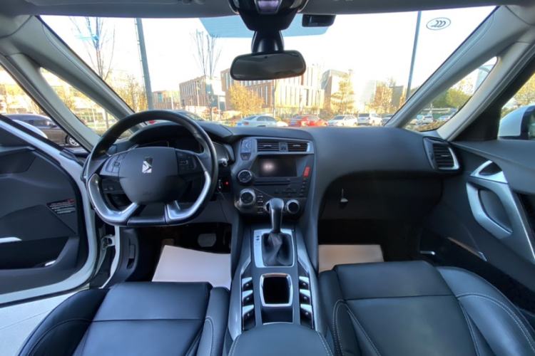 Used DS 5 2015 1.6T Luxury Edition THP160 Interior 4