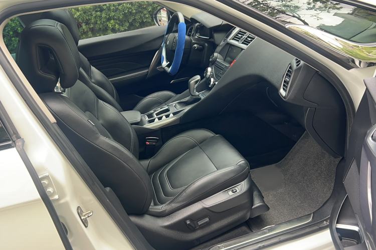 Used DS 5 2015 1.6T Luxury Edition THP160 Interior 9