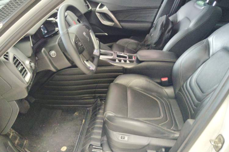 Used DS 5 2015 1.6T Luxury Edition THP160 Left Front Seat