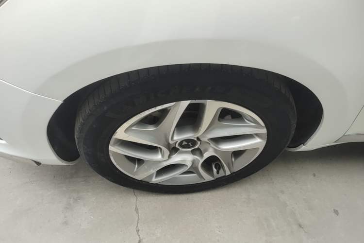 Used DS 5 2015 1.6T Elegant Edition THP160 Left Front Wheel Hub