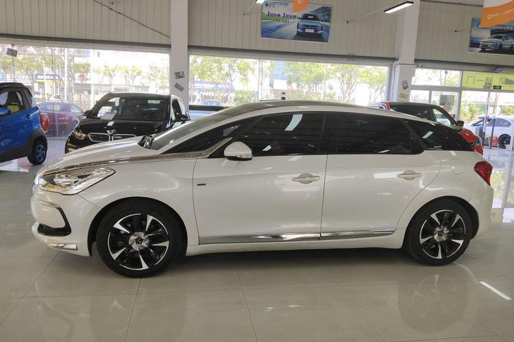 Used DS 5 2015 1.6T Luxury Edition THP160 Left Side