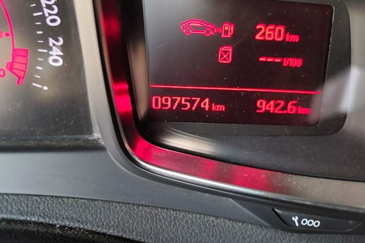Used DS 5 2015 1.6T Elegant Edition THP160 Odometer Close Up