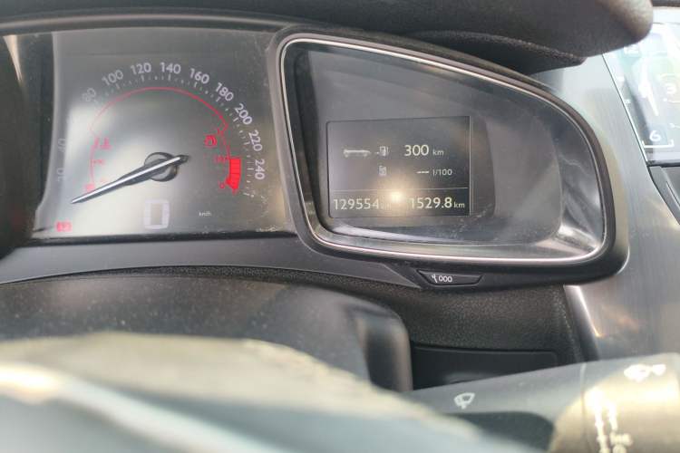 Used DS 5 2015 1.6T Luxury Edition THP160 Odometer Close Up