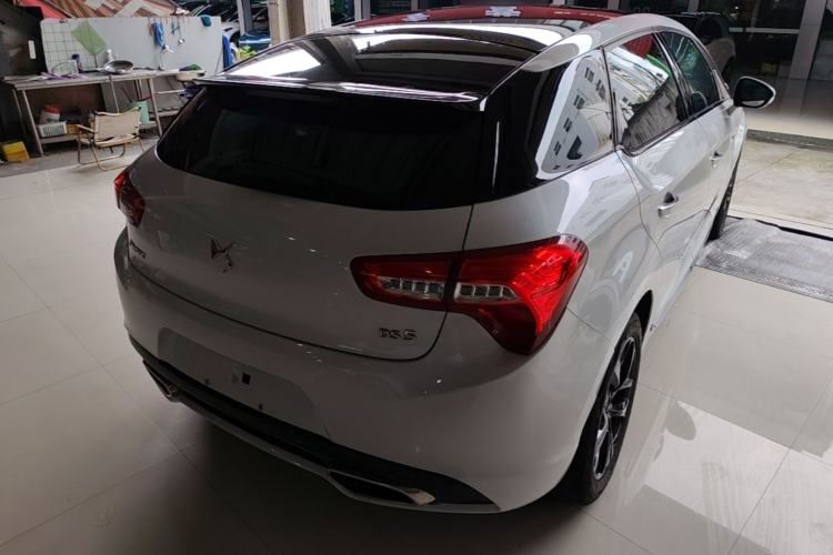 Used DS 5 2015 1.8T Luxury Edition THP200 Rear Right 45 Deg