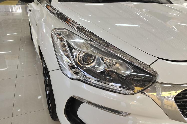 Used DS 5 2015 1.6T Luxury Edition THP160 Right Front Headlight