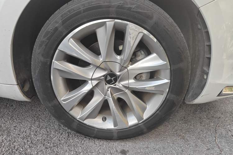 Used DS 5 2015 1.6T Luxury Edition THP160 Right Front Wheel Hub