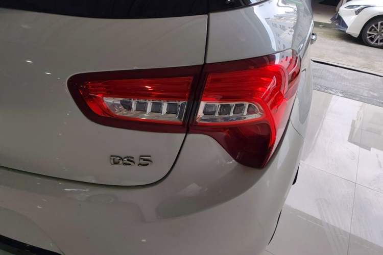 Used DS 5 2015 1.8T Luxury Edition THP200 Right Rear Taillight