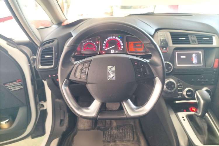 Used DS 5 2015 1.6T Elegant Edition THP160 Steering Wheel