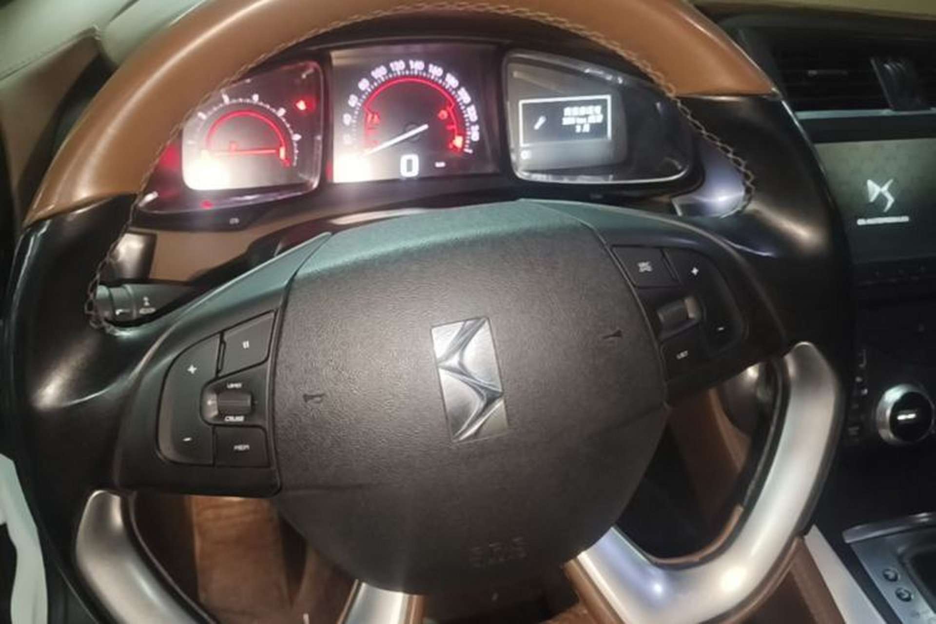 Used DS 5 2015 1.8T Prestige Edition THP200 Steering Wheel