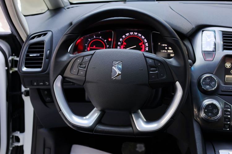 Used DS 5 2015 1.6T Luxury Edition THP160 Steering Wheel