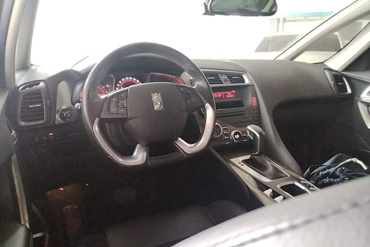 Used DS 5 2015 1.6T Elegant Edition THP160 Steering Wheel