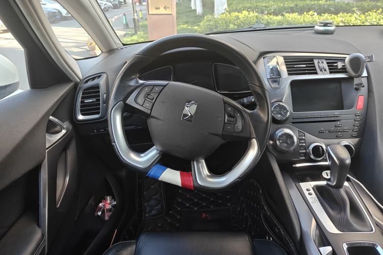 Used DS 5 2015 1.6T Luxury Edition THP160 Steering Wheel