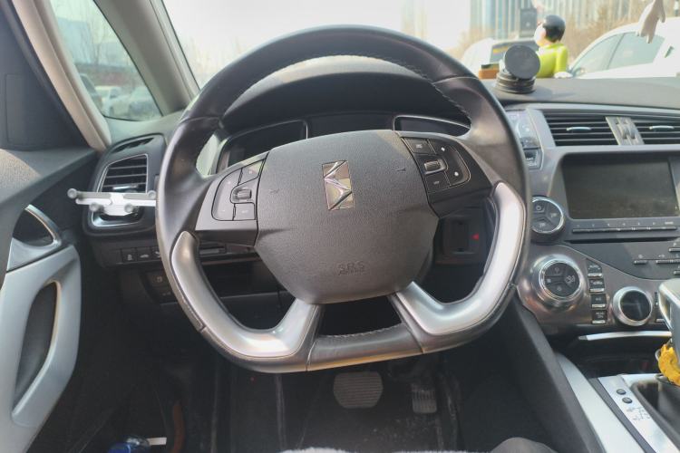 Used DS 5 2015 1.6T Luxury Edition THP160 Steering Wheel