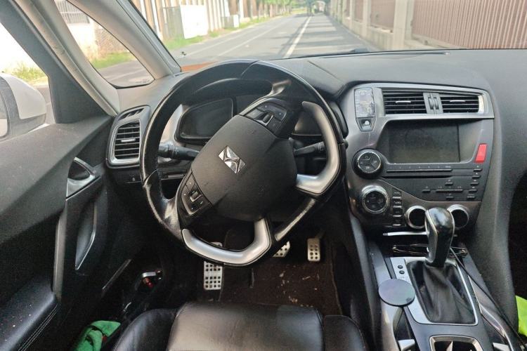 Used DS 5 2015 1.8T Luxury Edition THP200 Steering Wheel