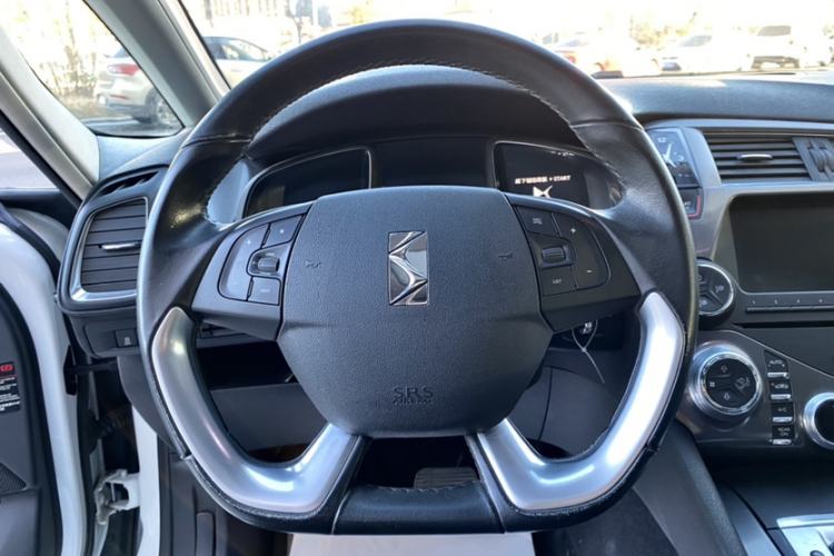 Used DS 5 2015 1.6T Luxury Edition THP160 Steering Wheel