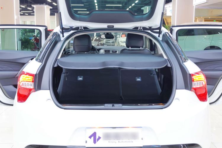 Used DS 5 2015 1.6T Luxury Edition THP160 Trunk