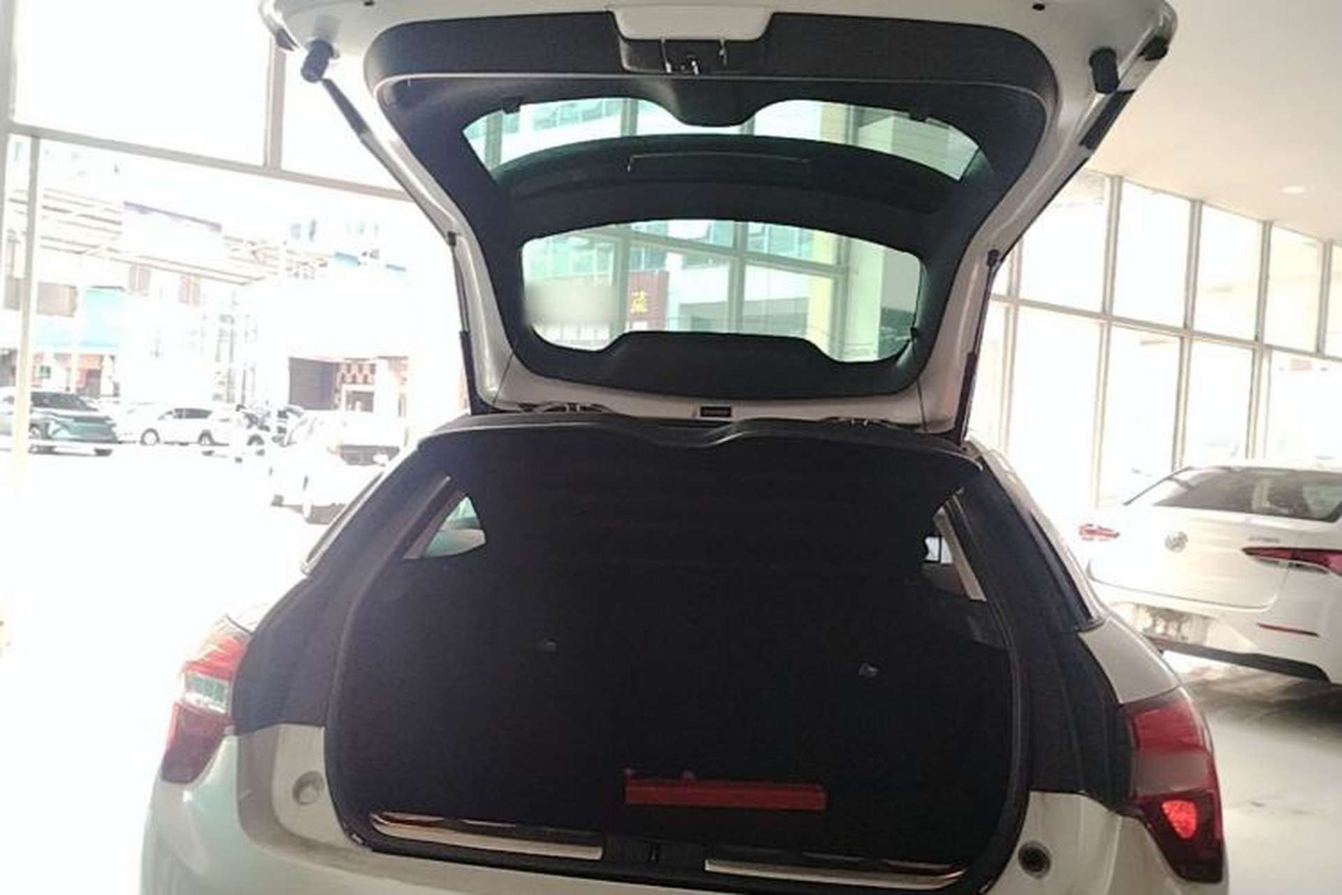 Used DS 5 2015 1.6T Elegant Edition THP160 Trunk