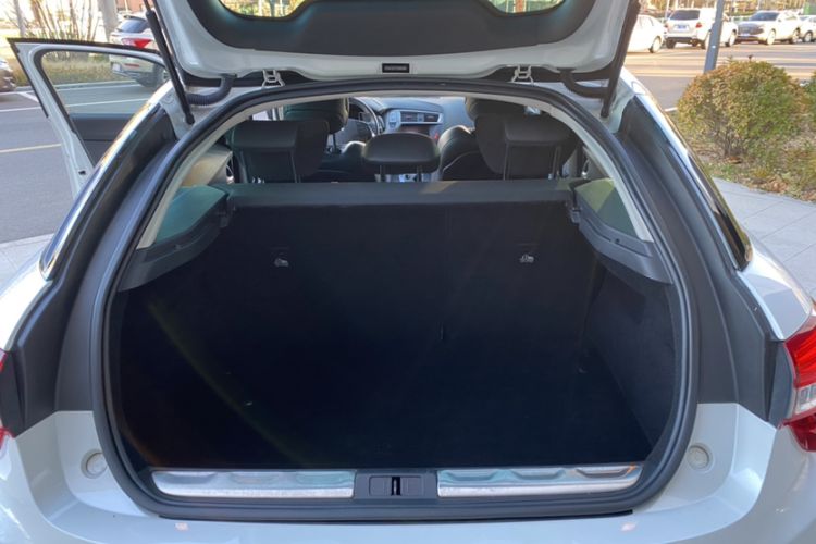 Used DS 5 2015 1.6T Luxury Edition THP160 Trunk