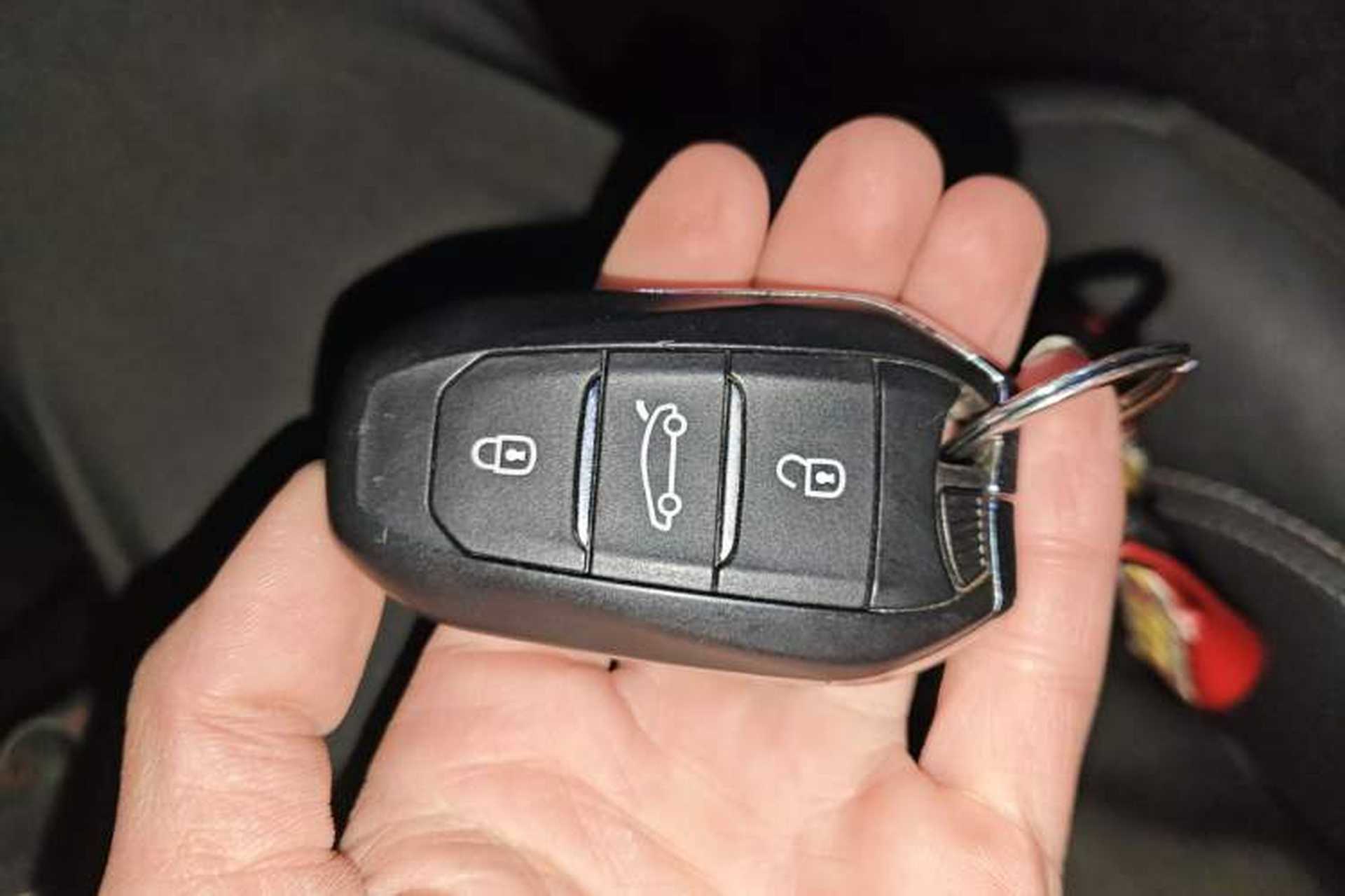Used DS 5 2015 1.6T Luxury Edition THP160 Vehicle Key