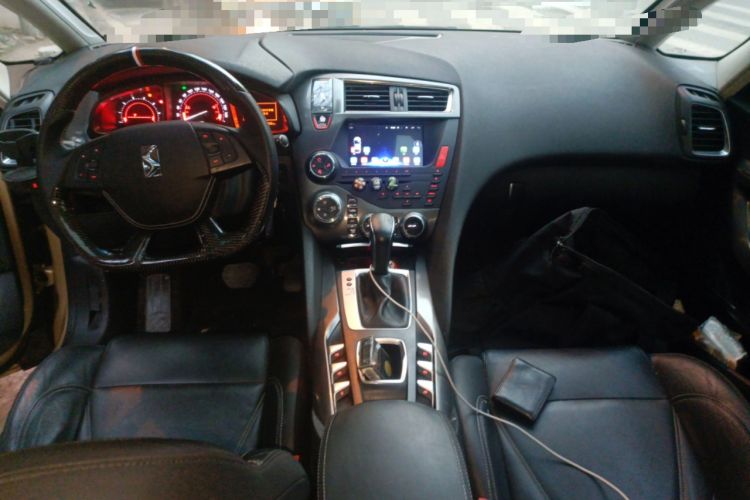 Used DS 5 2015 1.6T Elegant Edition THP160 Center Console